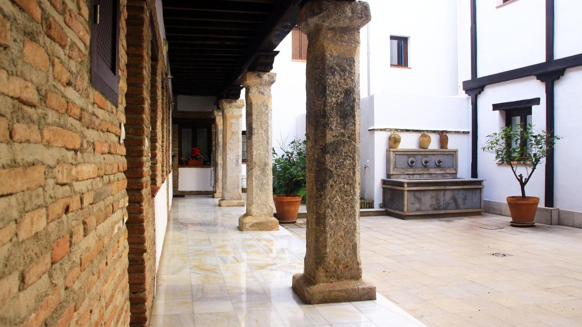 Inside Casa De La Alberca Apartment Granada