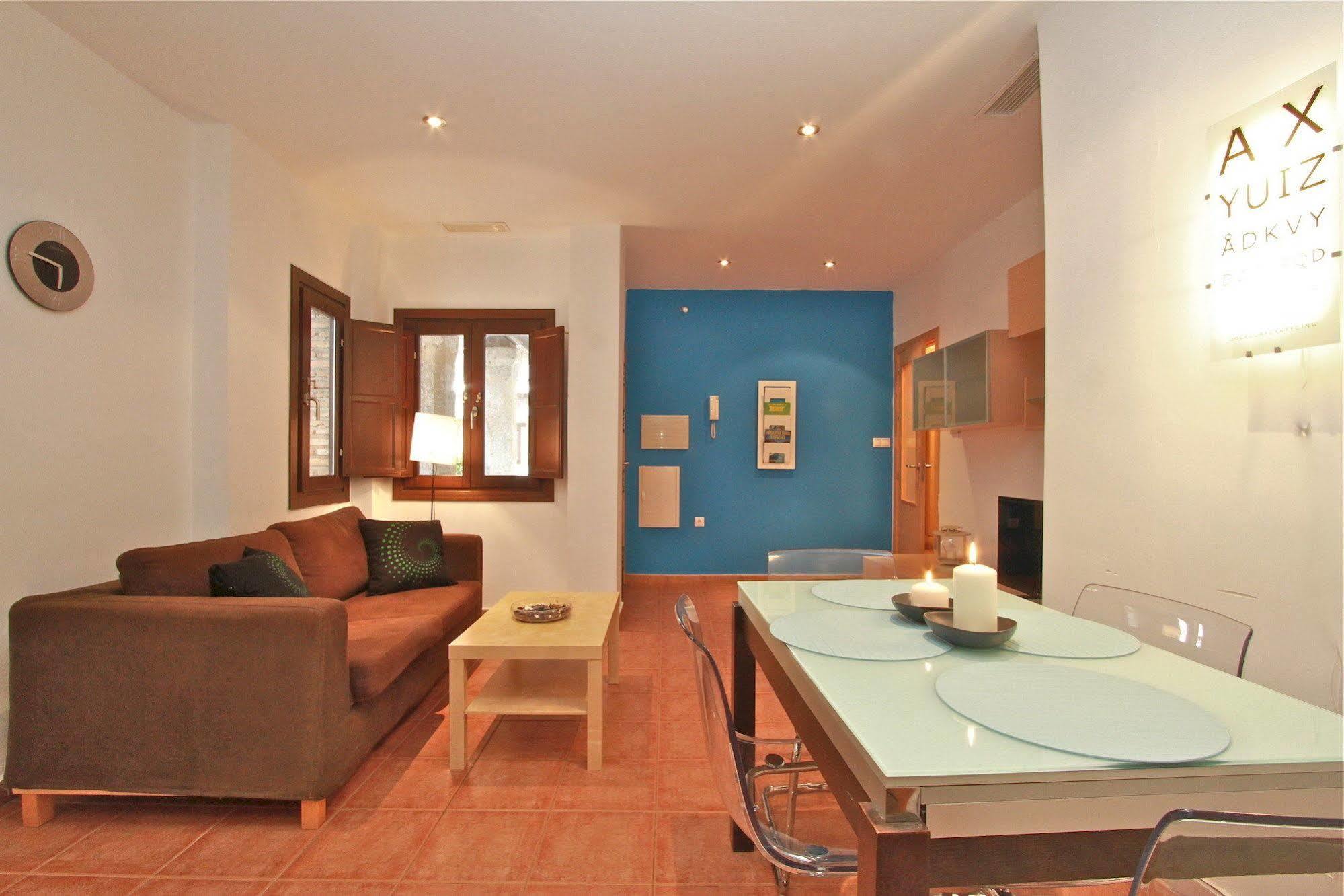 Inside Casa De La Alberca Apartment Granada